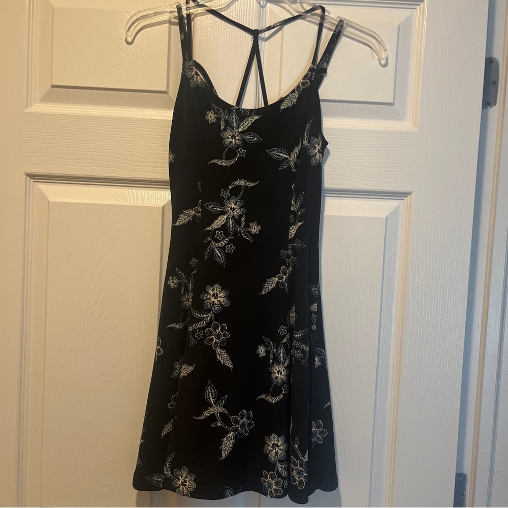 Aeropostale Small Black Floral Mini Dress Crisscross Back With Liner-Size XSmall